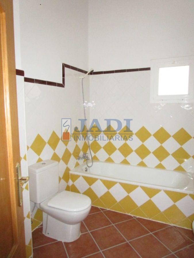 For sale of penthouse in Valdepeñas