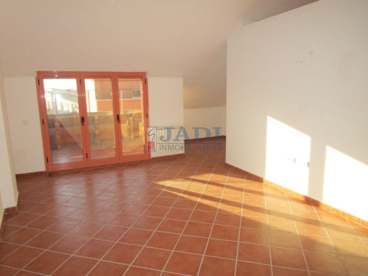 For sale of penthouse in Valdepeñas
