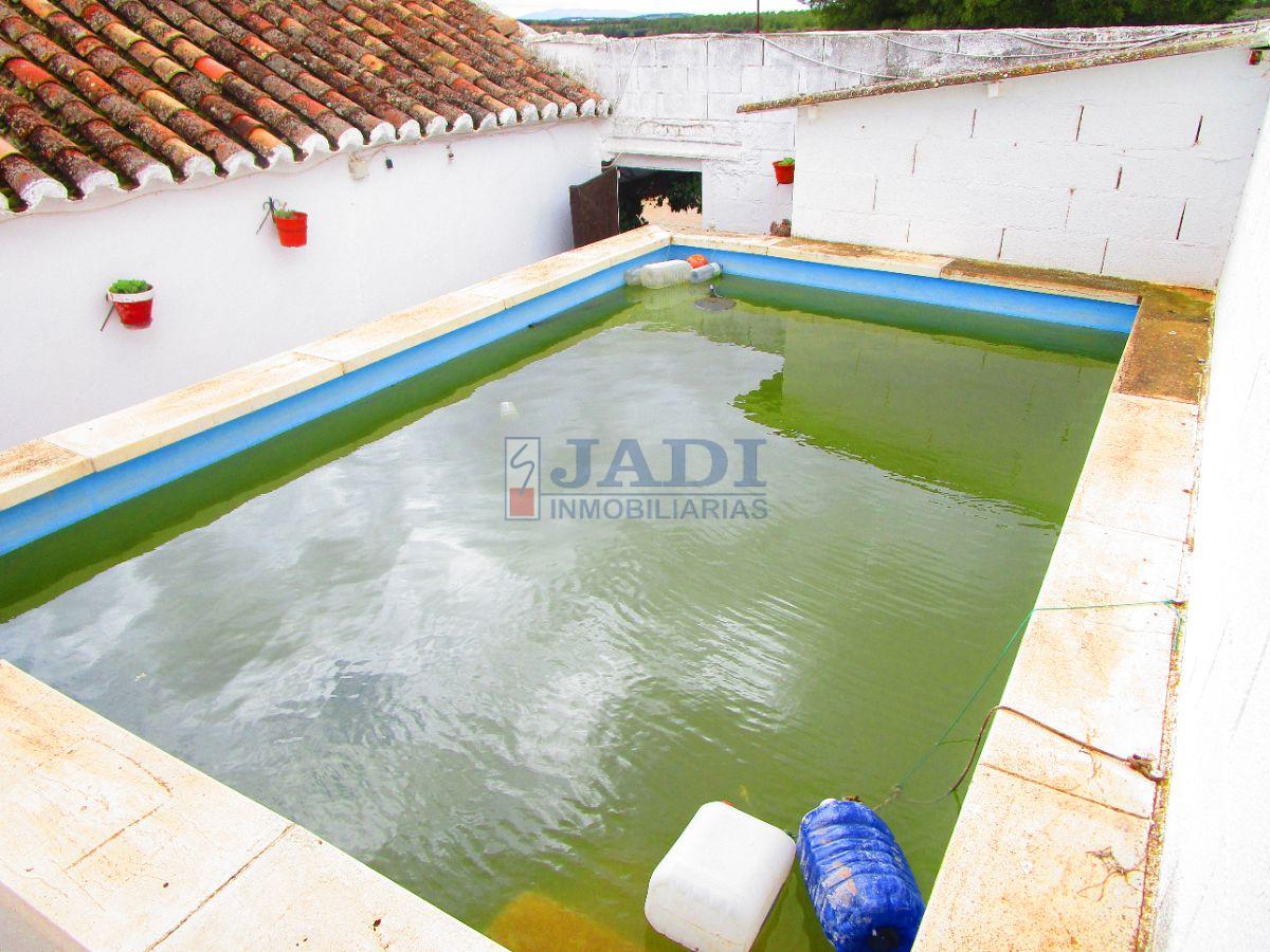 For sale of rural property in Valdepeñas