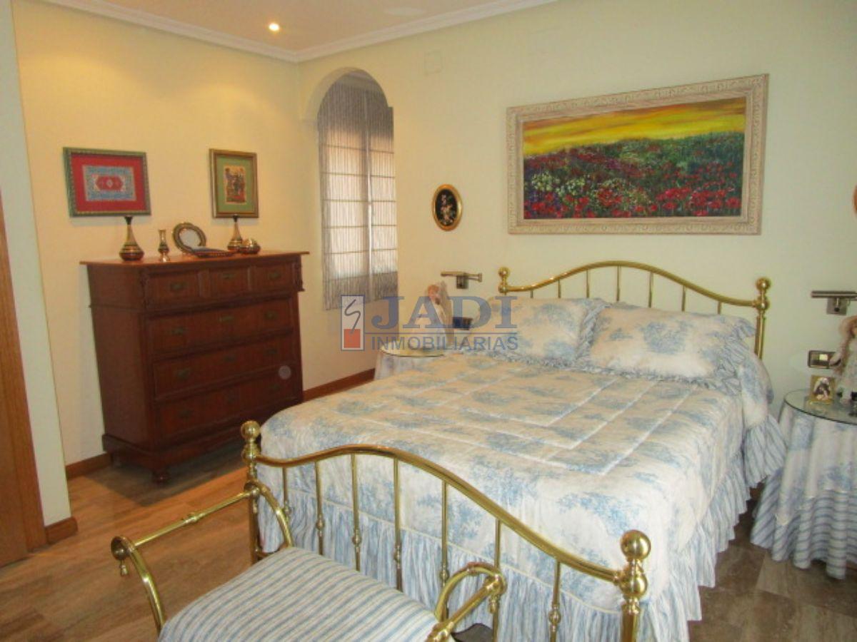 For sale of penthouse in Valdepeñas