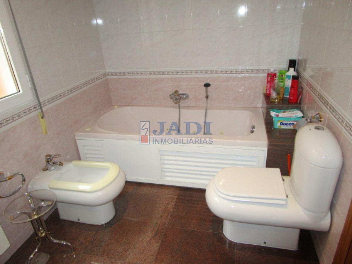 For sale of penthouse in Valdepeñas