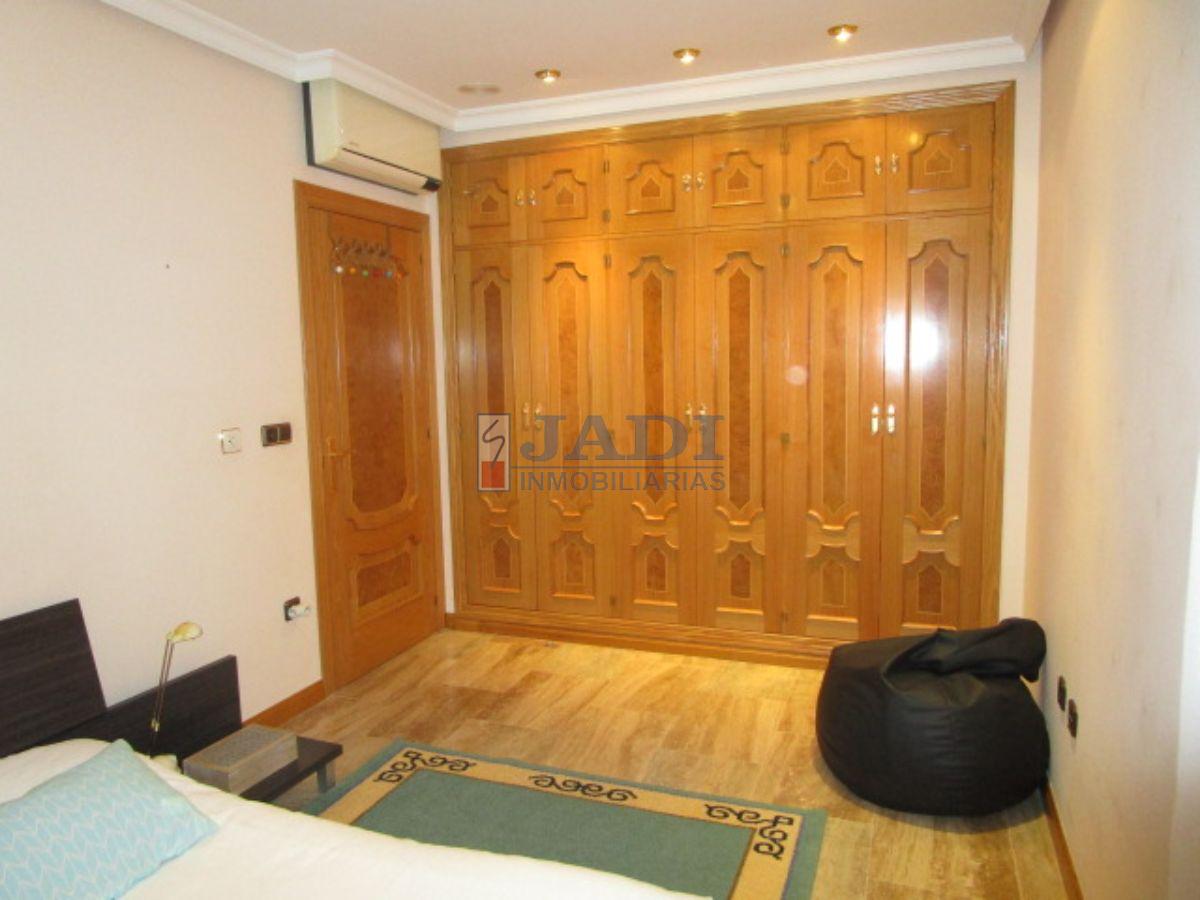 For sale of penthouse in Valdepeñas