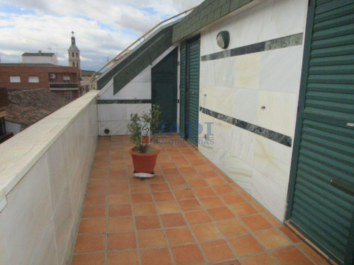 For sale of penthouse in Valdepeñas