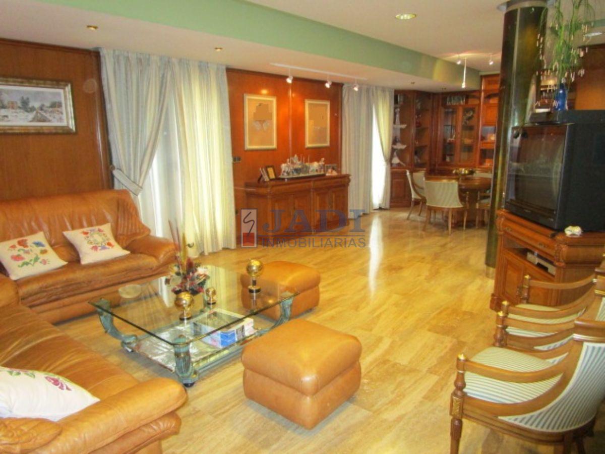 For sale of penthouse in Valdepeñas