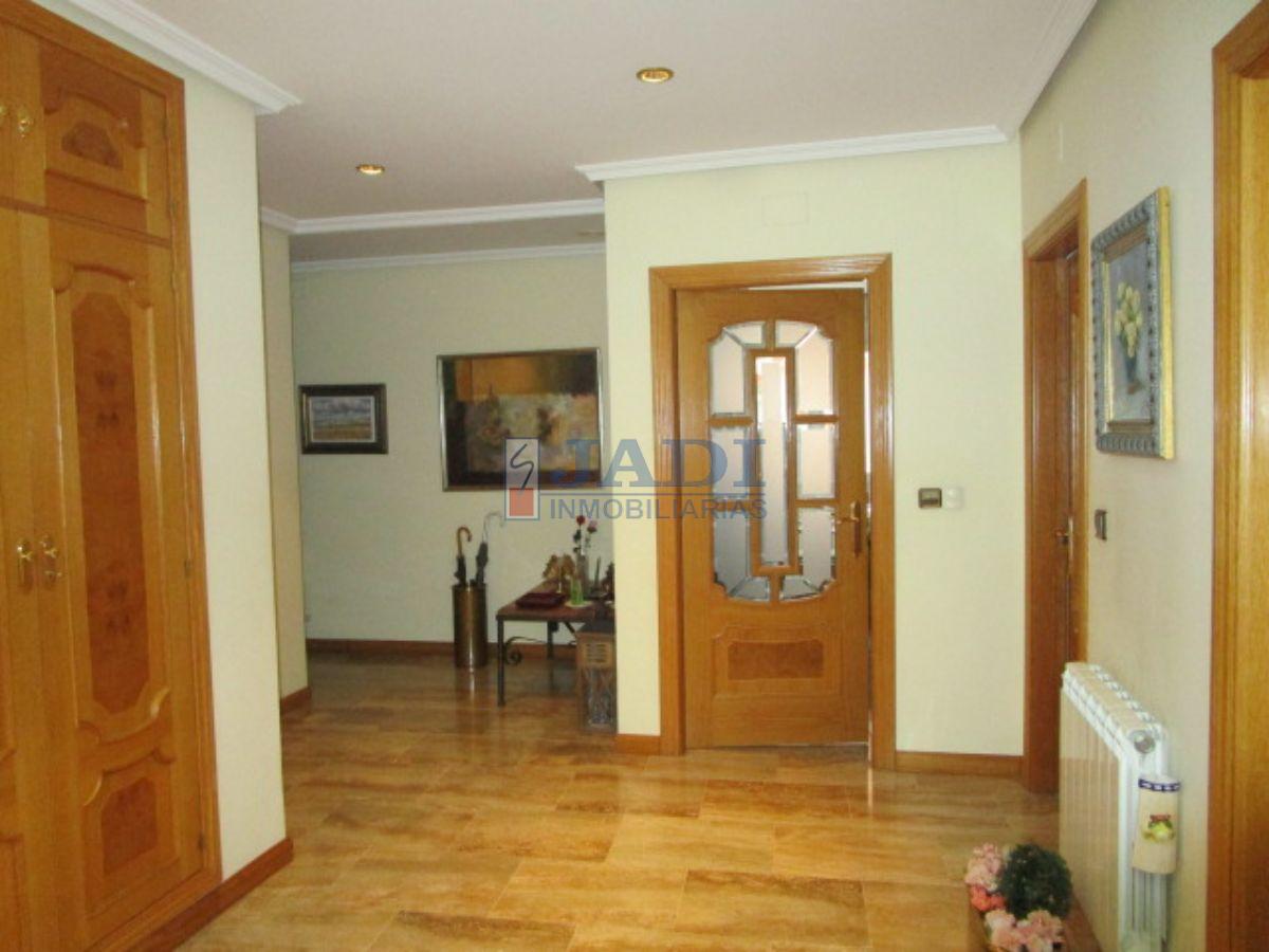 For sale of penthouse in Valdepeñas