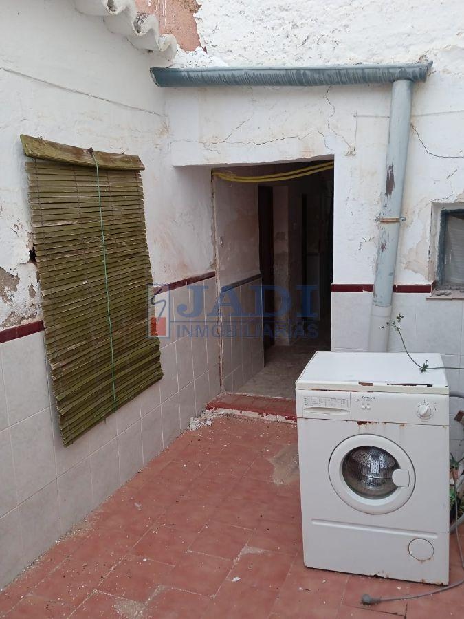 For sale of house in Valdepeñas