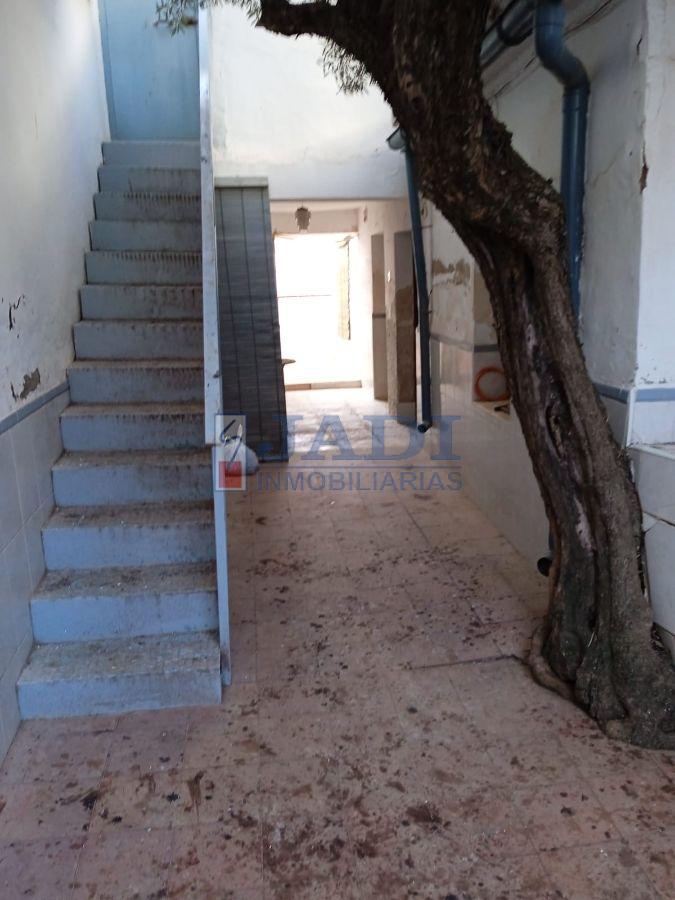 For sale of house in Valdepeñas