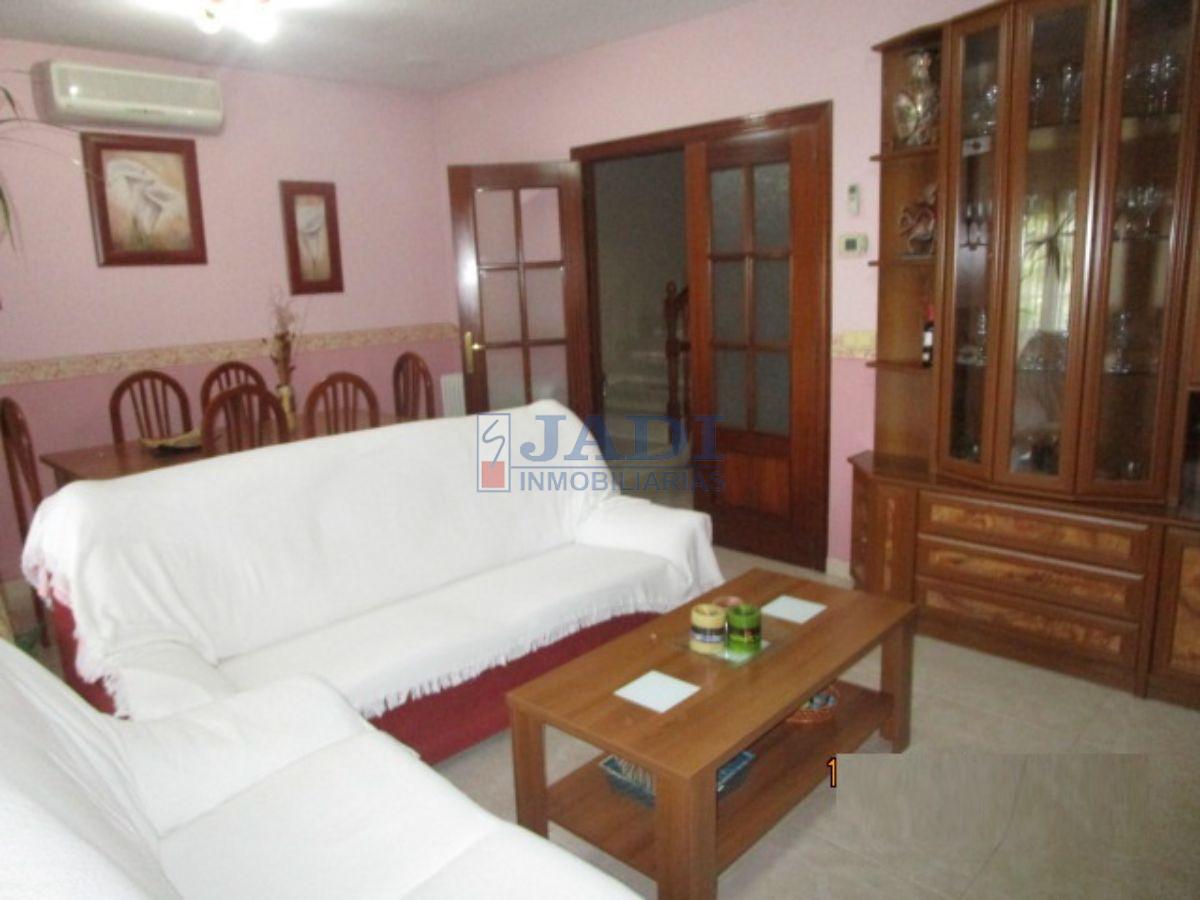 For sale of house in Valdepeñas