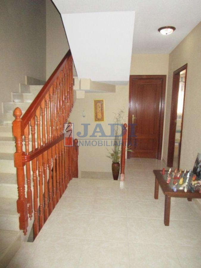 For sale of house in Valdepeñas