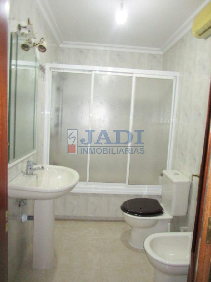 For sale of house in Valdepeñas