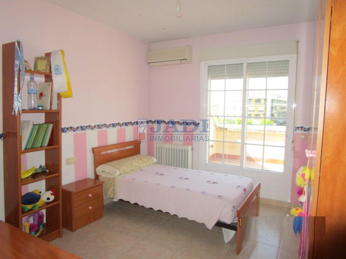 For sale of house in Valdepeñas