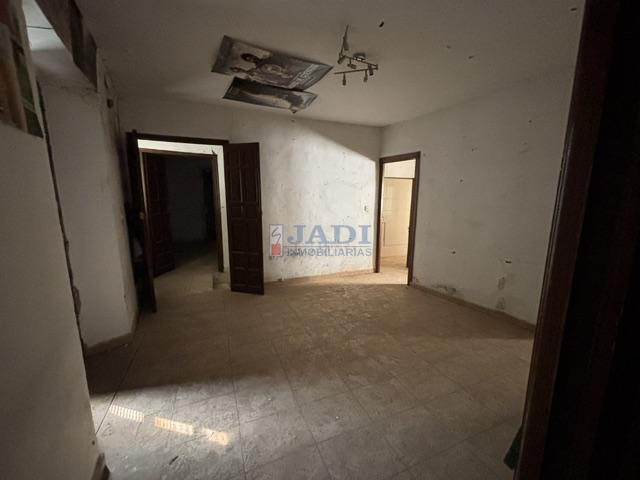 Venta de casa en Valdepeñas