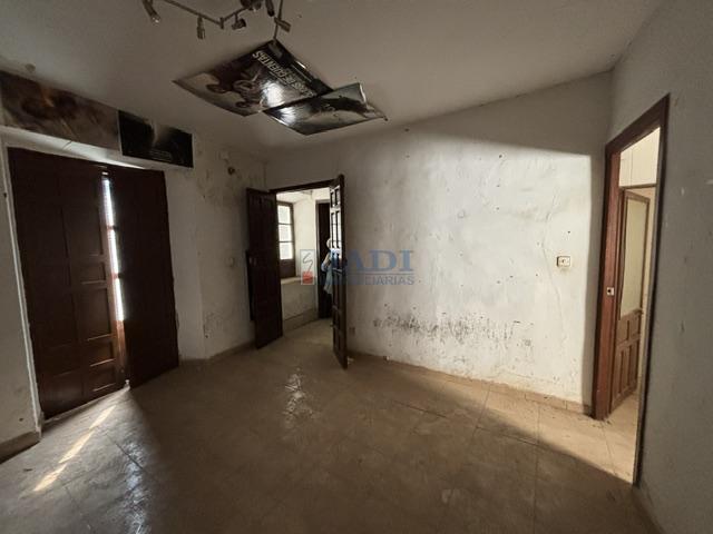 Venta de casa en Valdepeñas