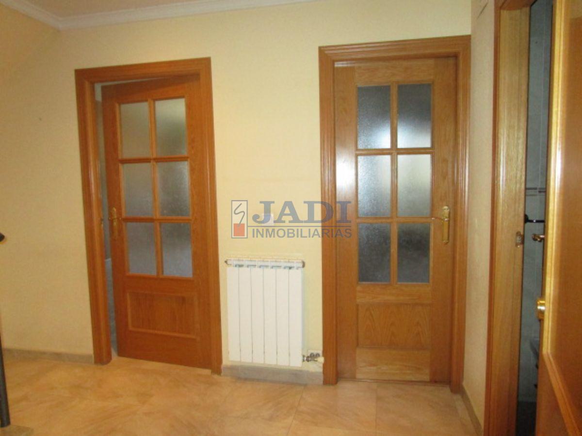 For sale of duplex in Valdepeñas