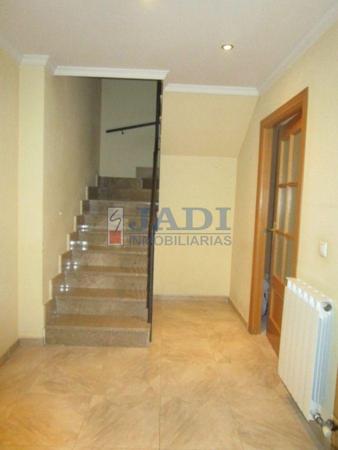 For sale of duplex in Valdepeñas