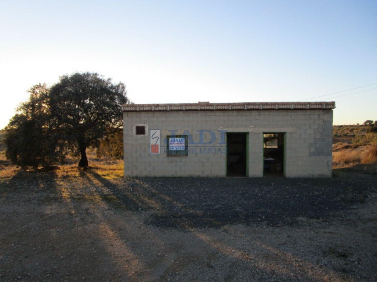 For sale of land in Valdepeñas