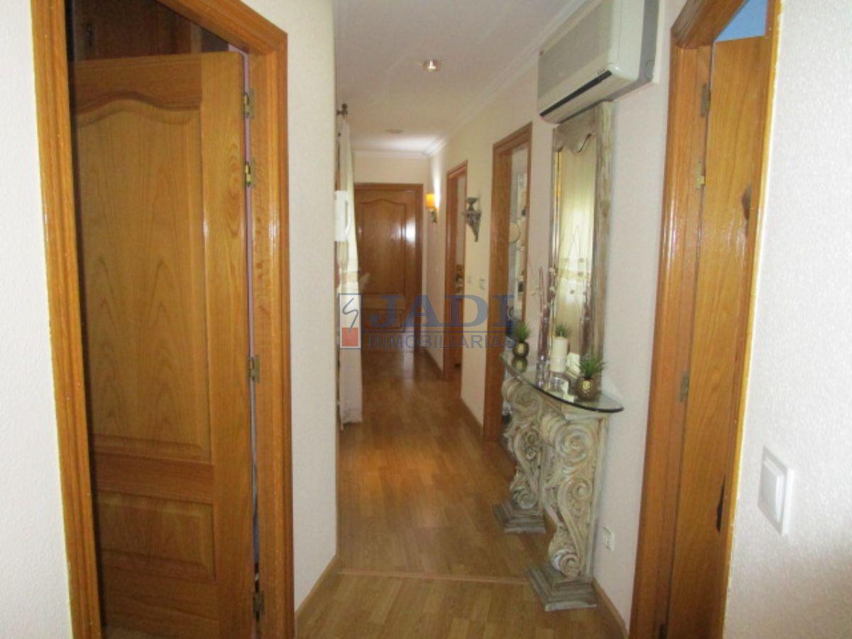 For sale of house in Valdepeñas