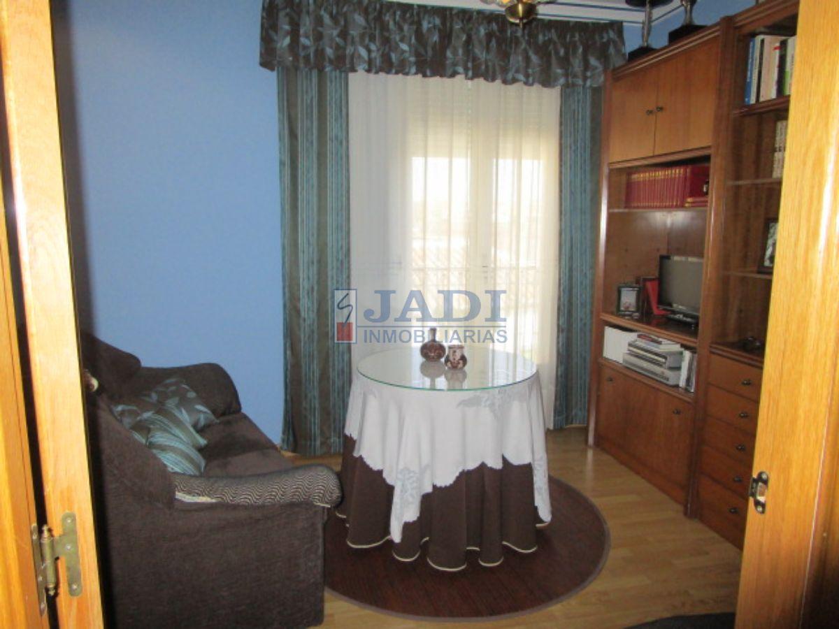 For sale of house in Valdepeñas