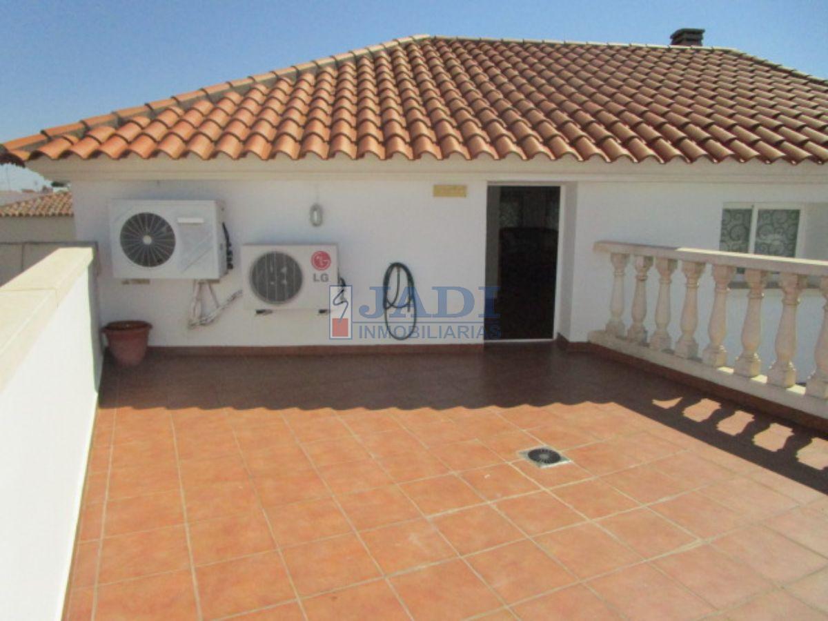 For sale of house in Valdepeñas