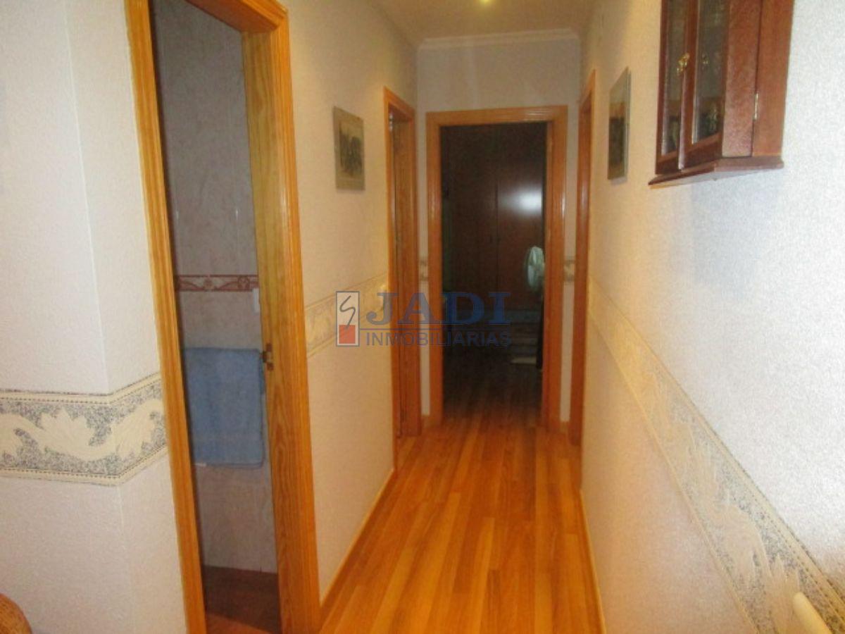 For sale of penthouse in Valdepeñas