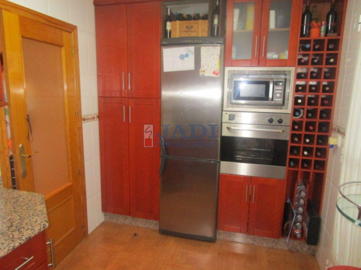 For sale of penthouse in Valdepeñas