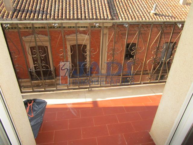 For sale of flat in Valdepeñas