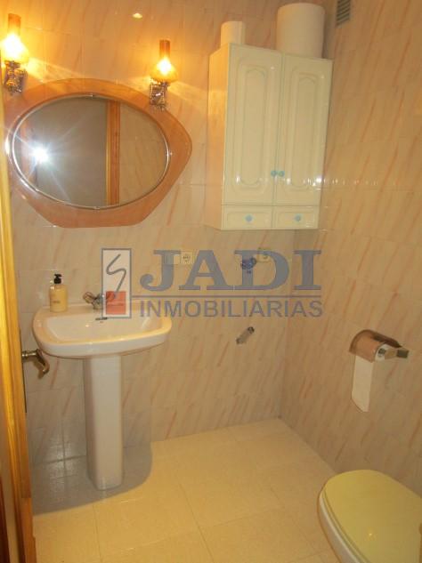 For sale of flat in Valdepeñas