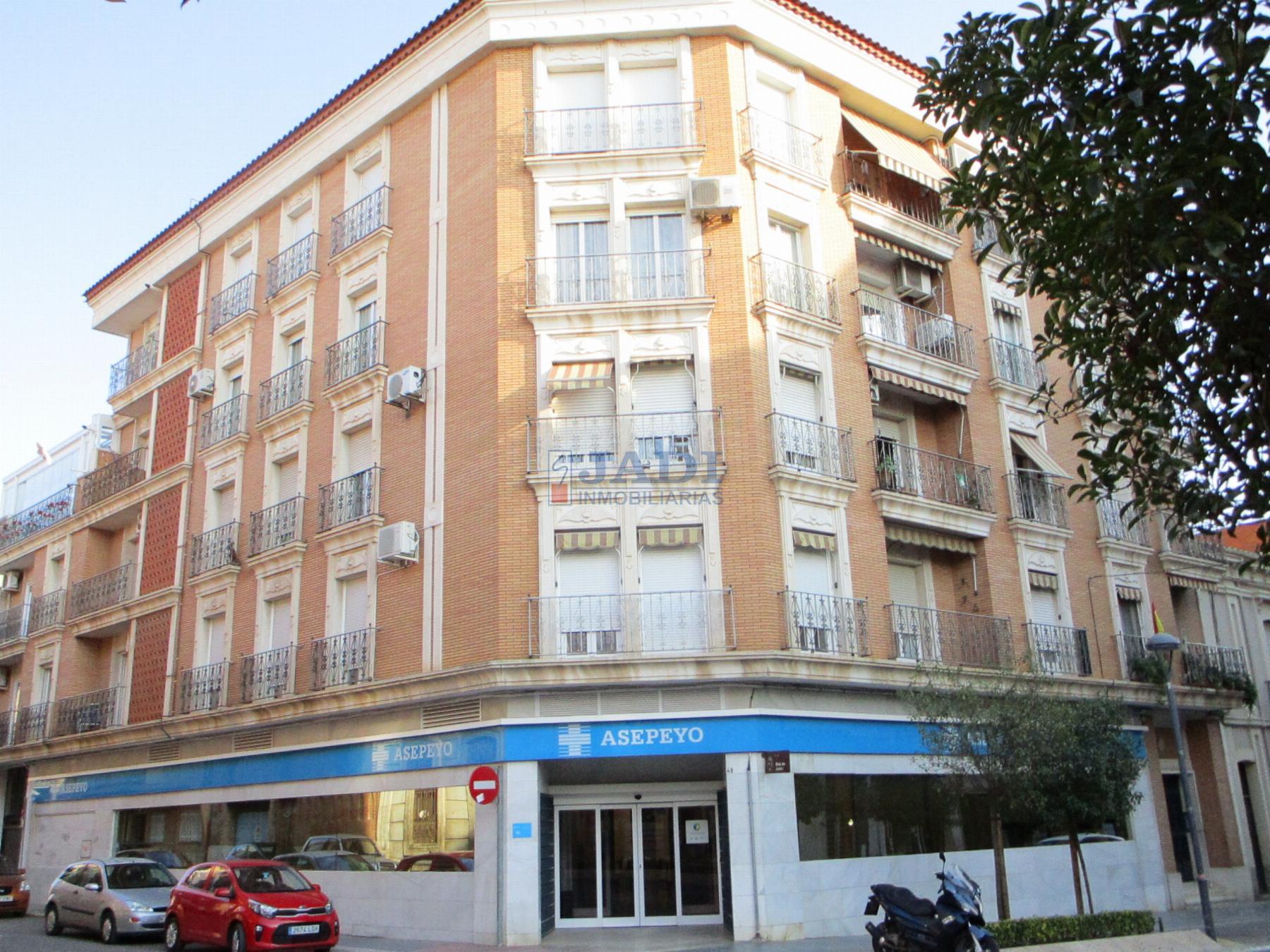 For sale of flat in Valdepeñas