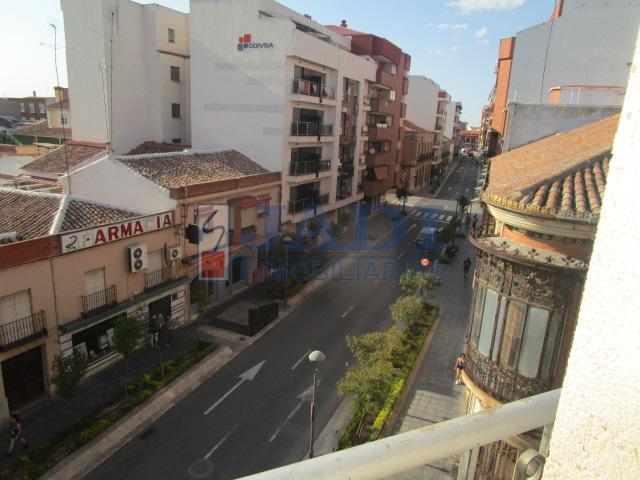 For sale of flat in Valdepeñas