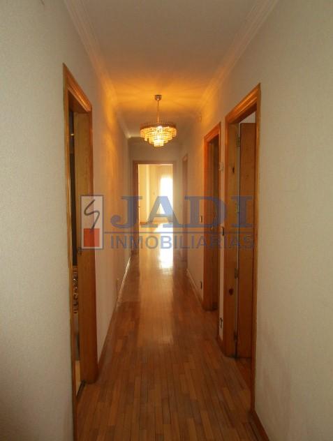 For sale of flat in Valdepeñas