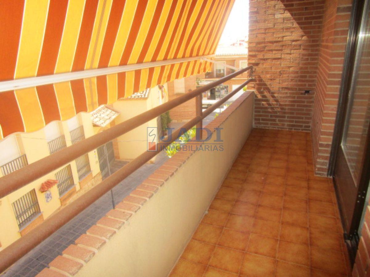 For sale of flat in Valdepeñas