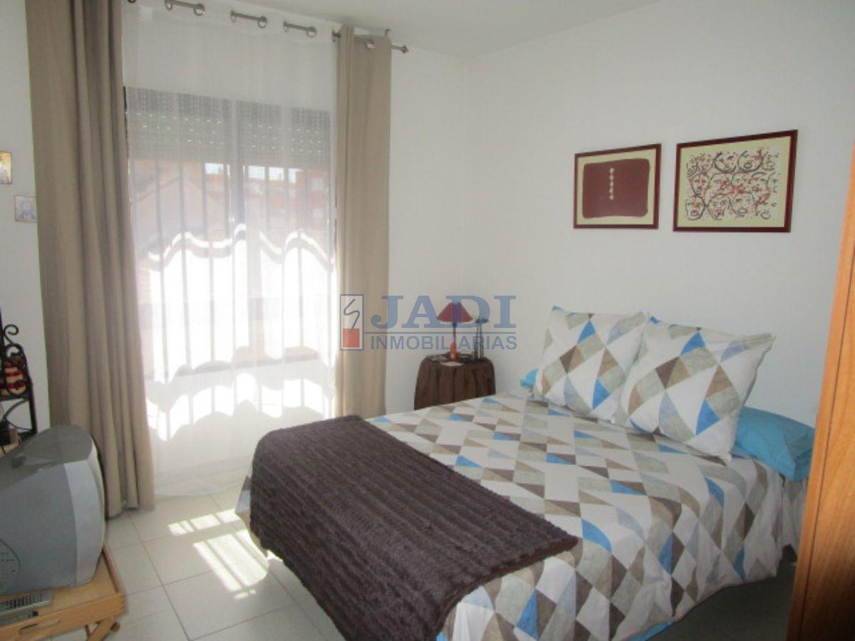 For sale of flat in Valdepeñas