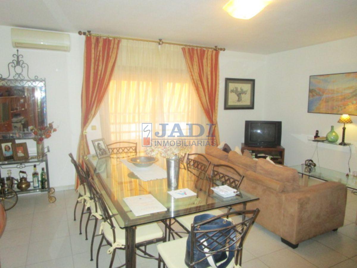 For sale of flat in Valdepeñas
