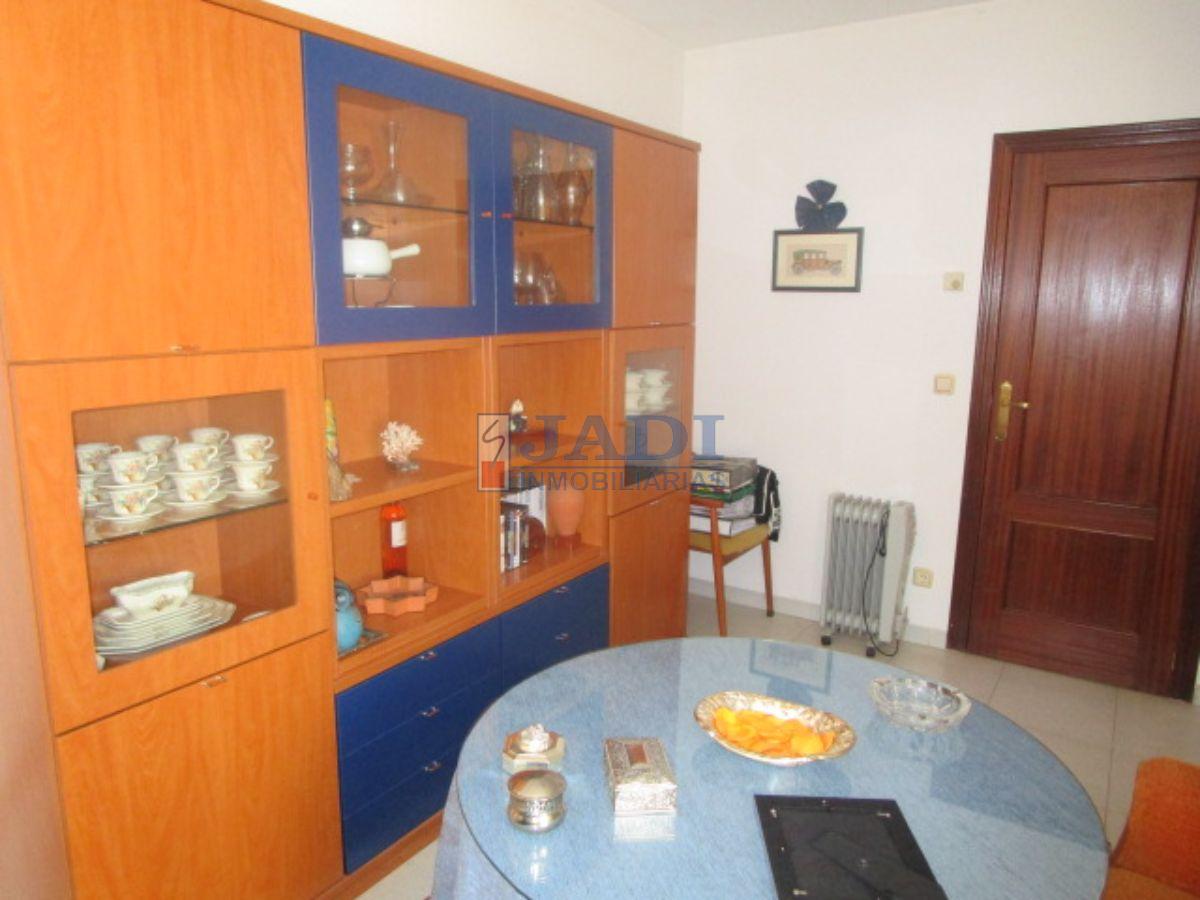 For sale of flat in Valdepeñas