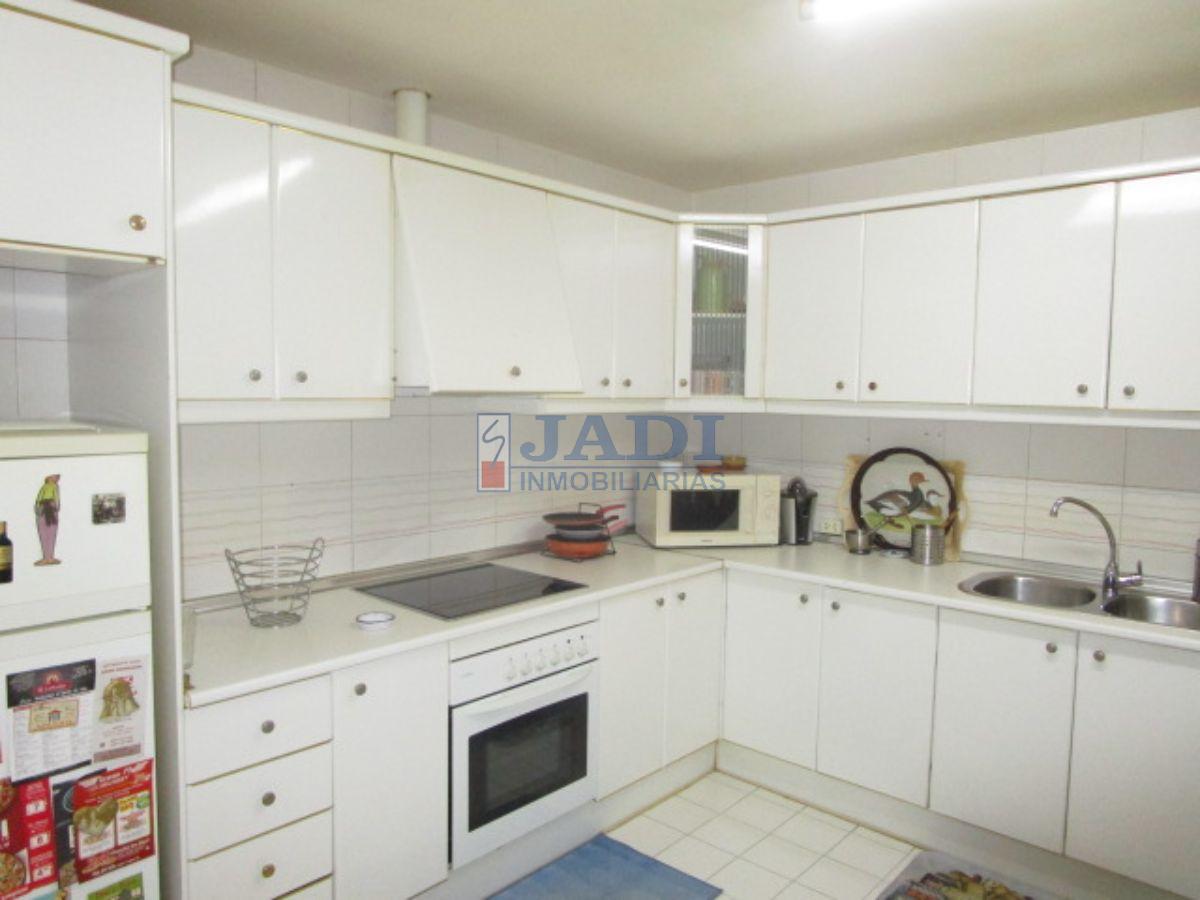 For sale of flat in Valdepeñas