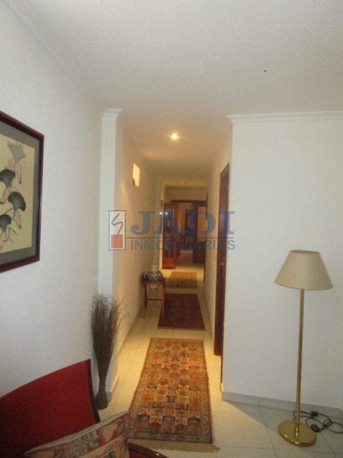 For sale of flat in Valdepeñas