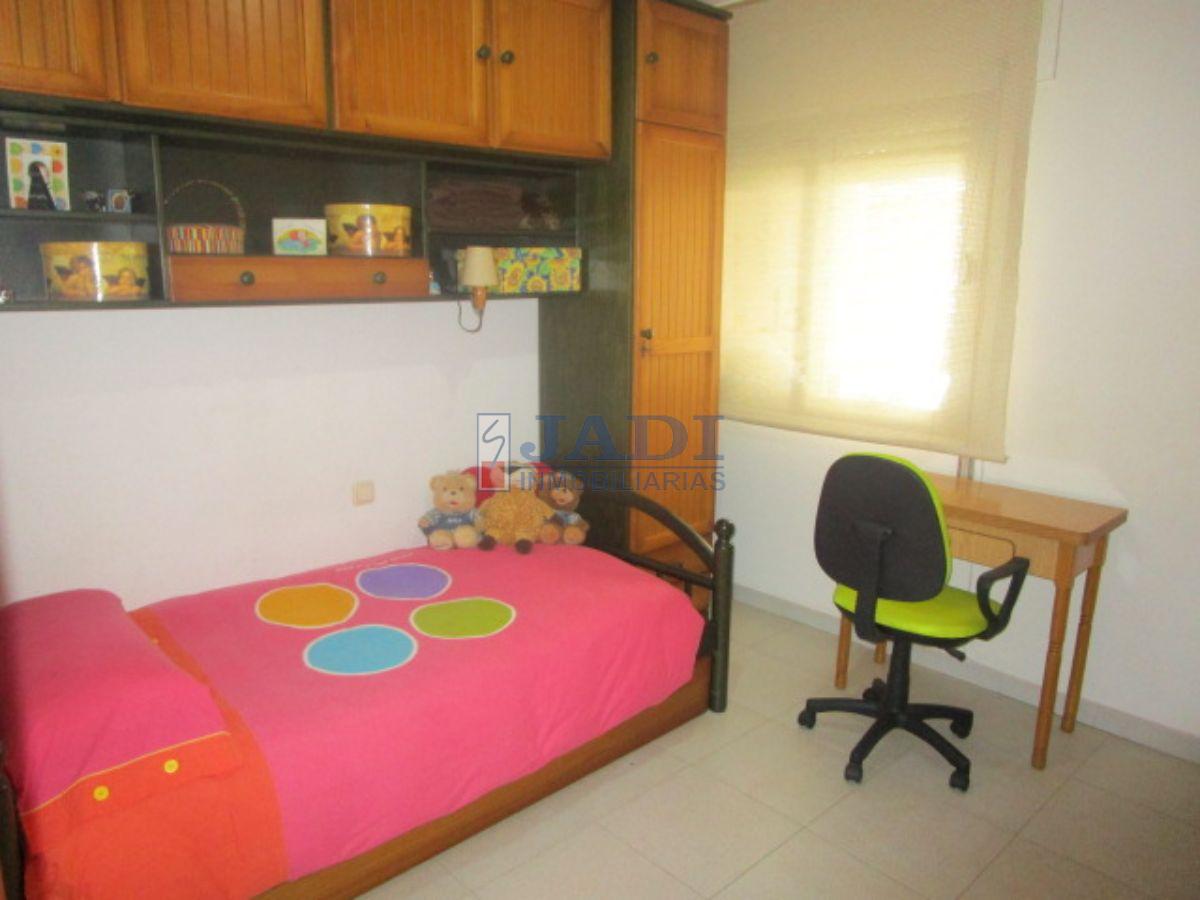 For sale of flat in Valdepeñas