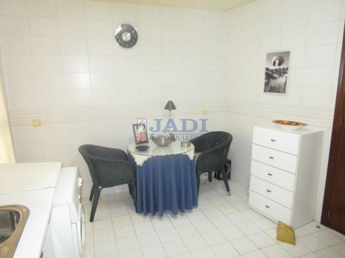 For sale of flat in Valdepeñas