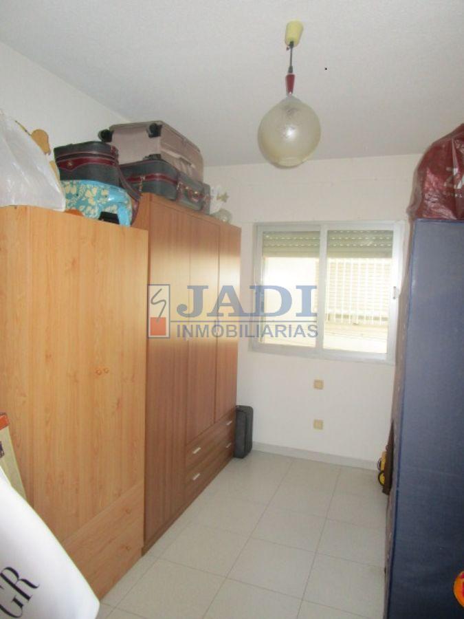 For sale of flat in Valdepeñas