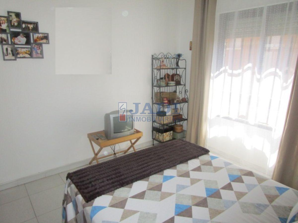 For sale of flat in Valdepeñas