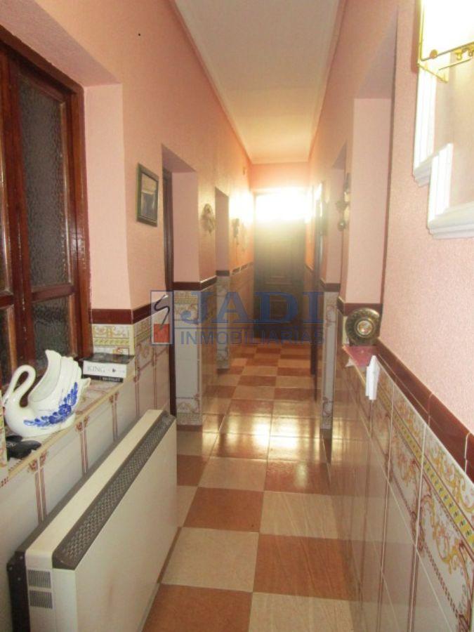Venta de casa en Valdepeñas