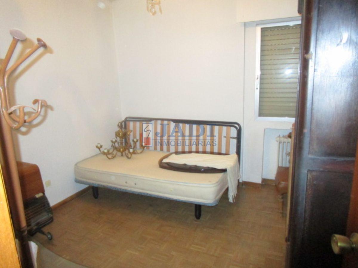 For sale of flat in Valdepeñas
