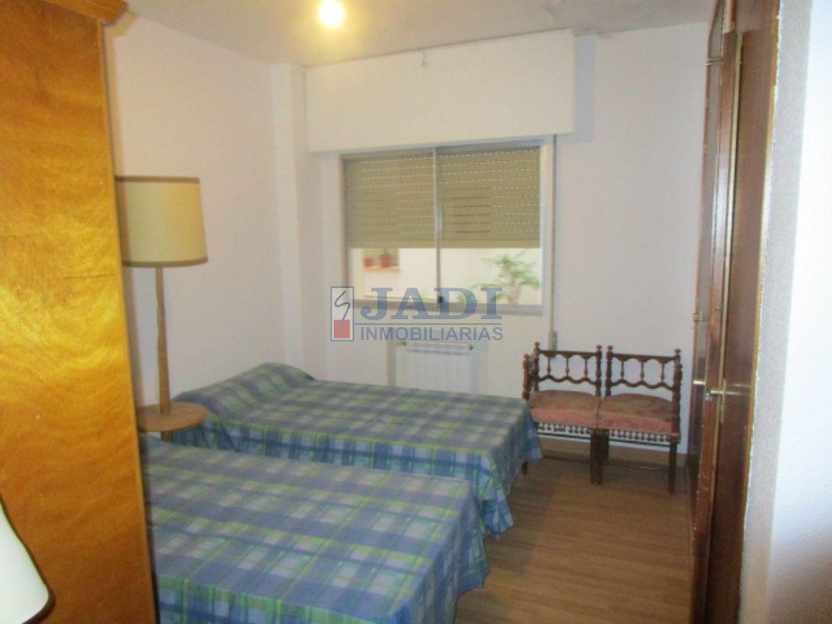 For sale of flat in Valdepeñas