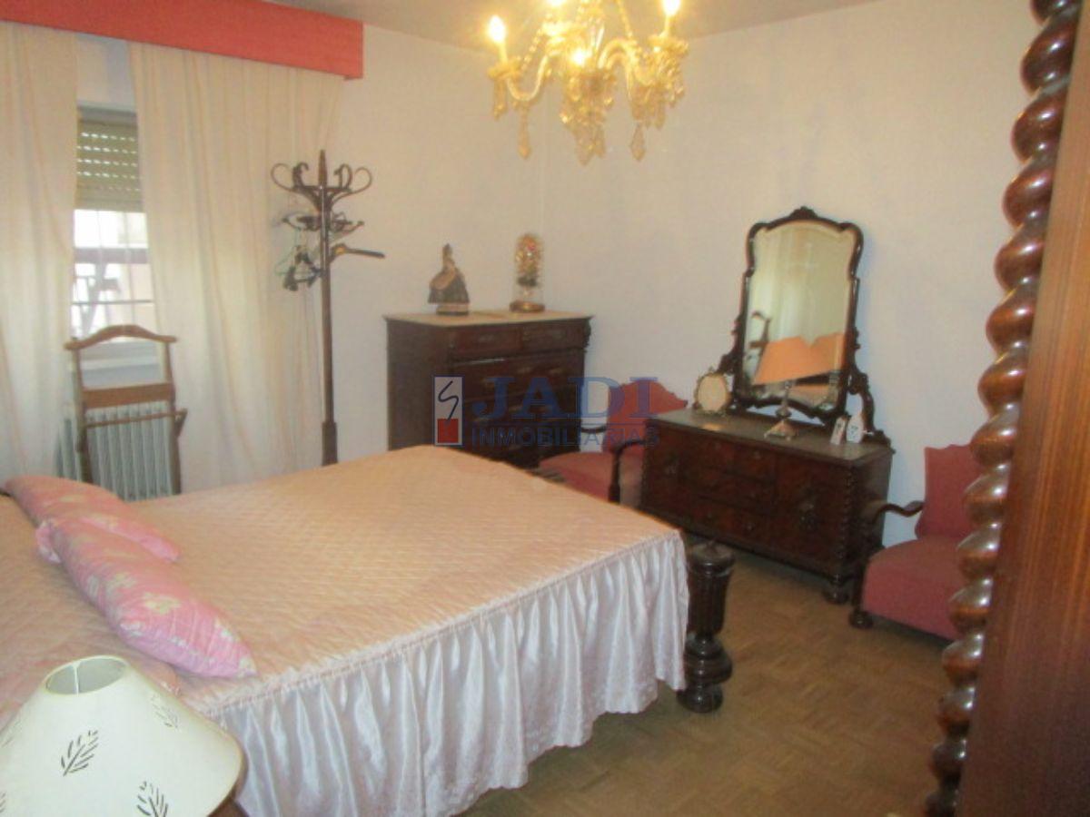 For sale of flat in Valdepeñas