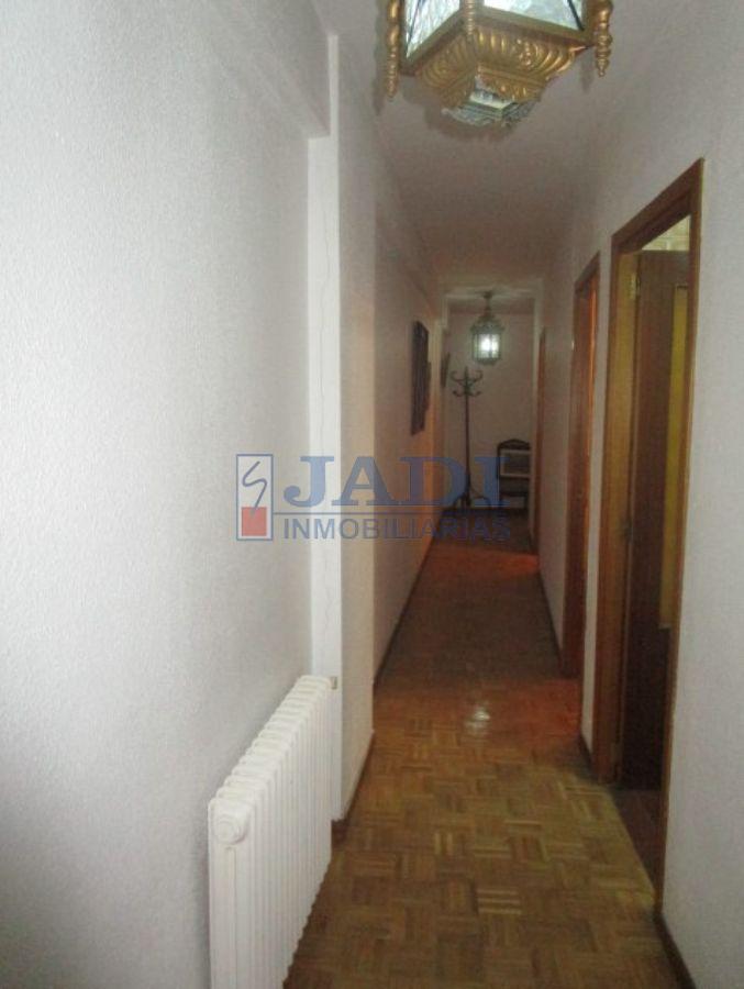 For sale of flat in Valdepeñas
