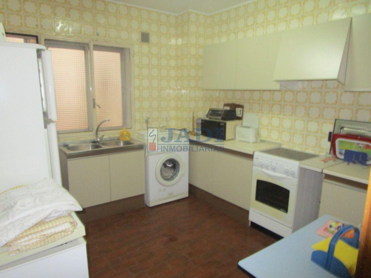 For sale of flat in Valdepeñas