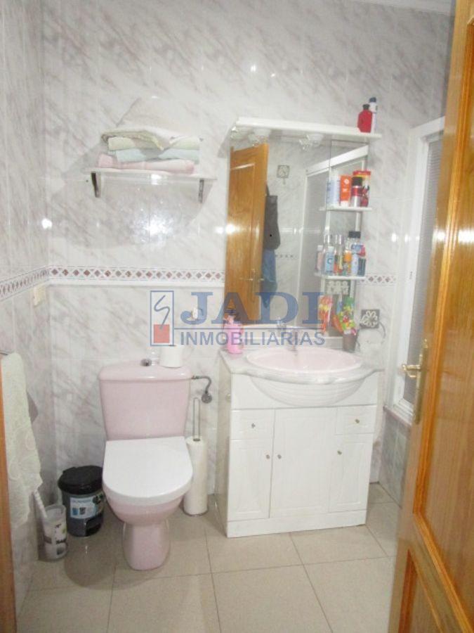 For sale of flat in Valdepeñas