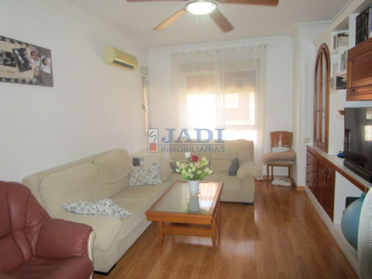 For sale of flat in Valdepeñas