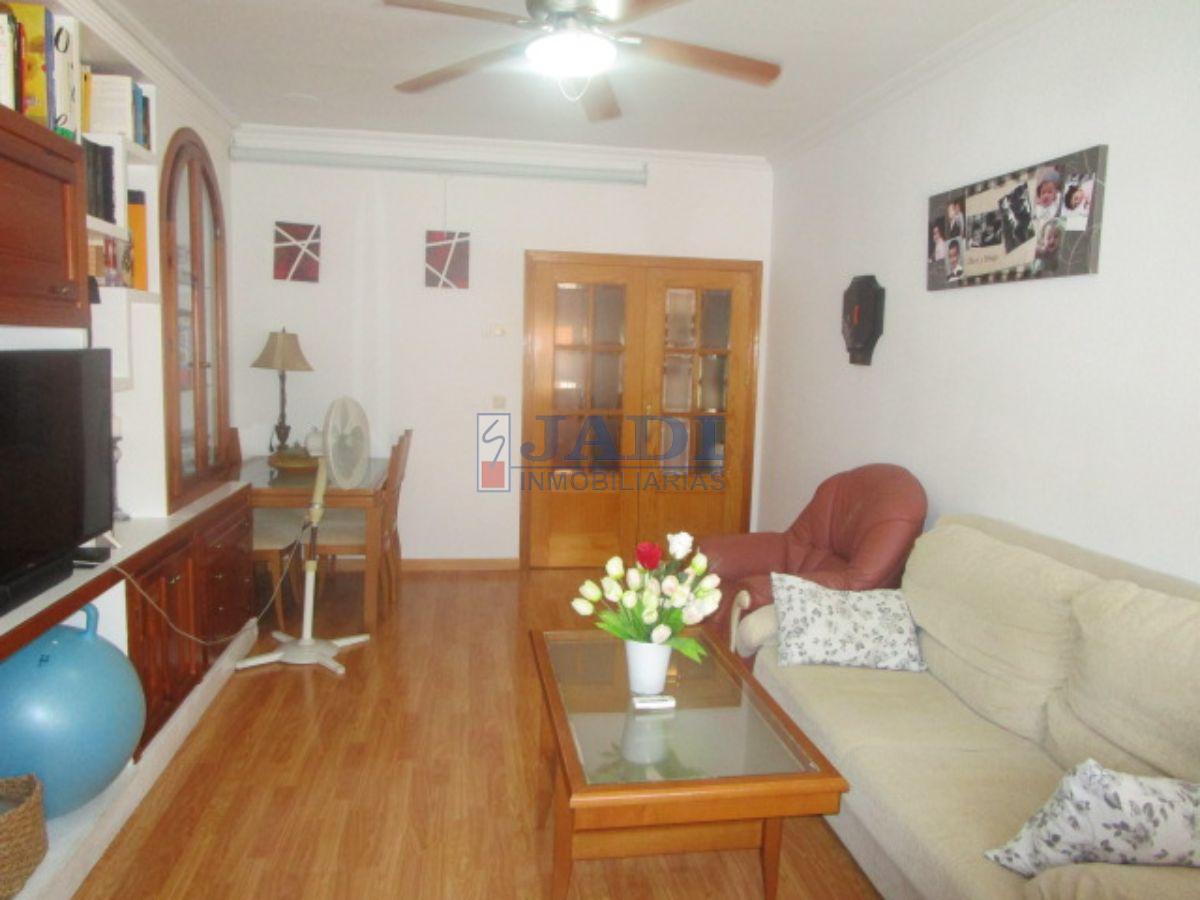 For sale of flat in Valdepeñas