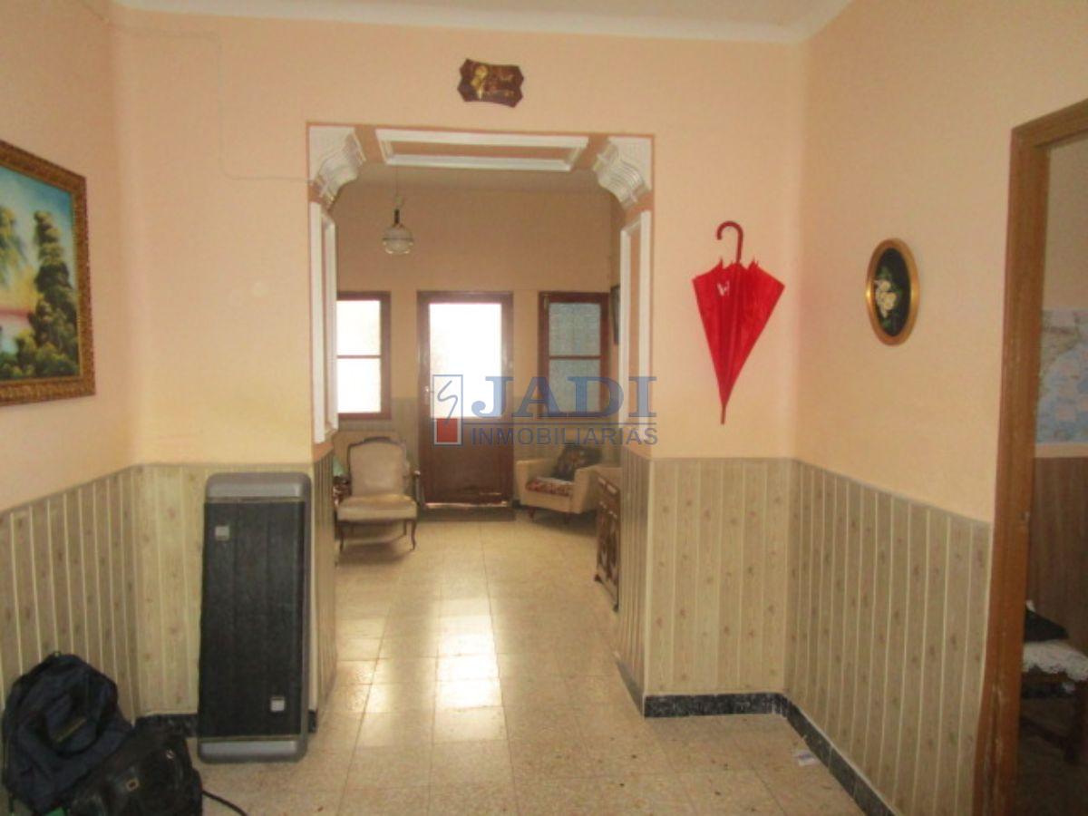 For sale of house in Valdepeñas